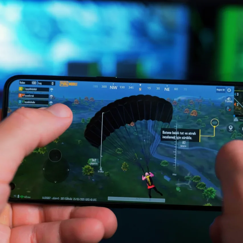 The Future of Cross-Platform Gaming: Benefits and Challenges in 2025